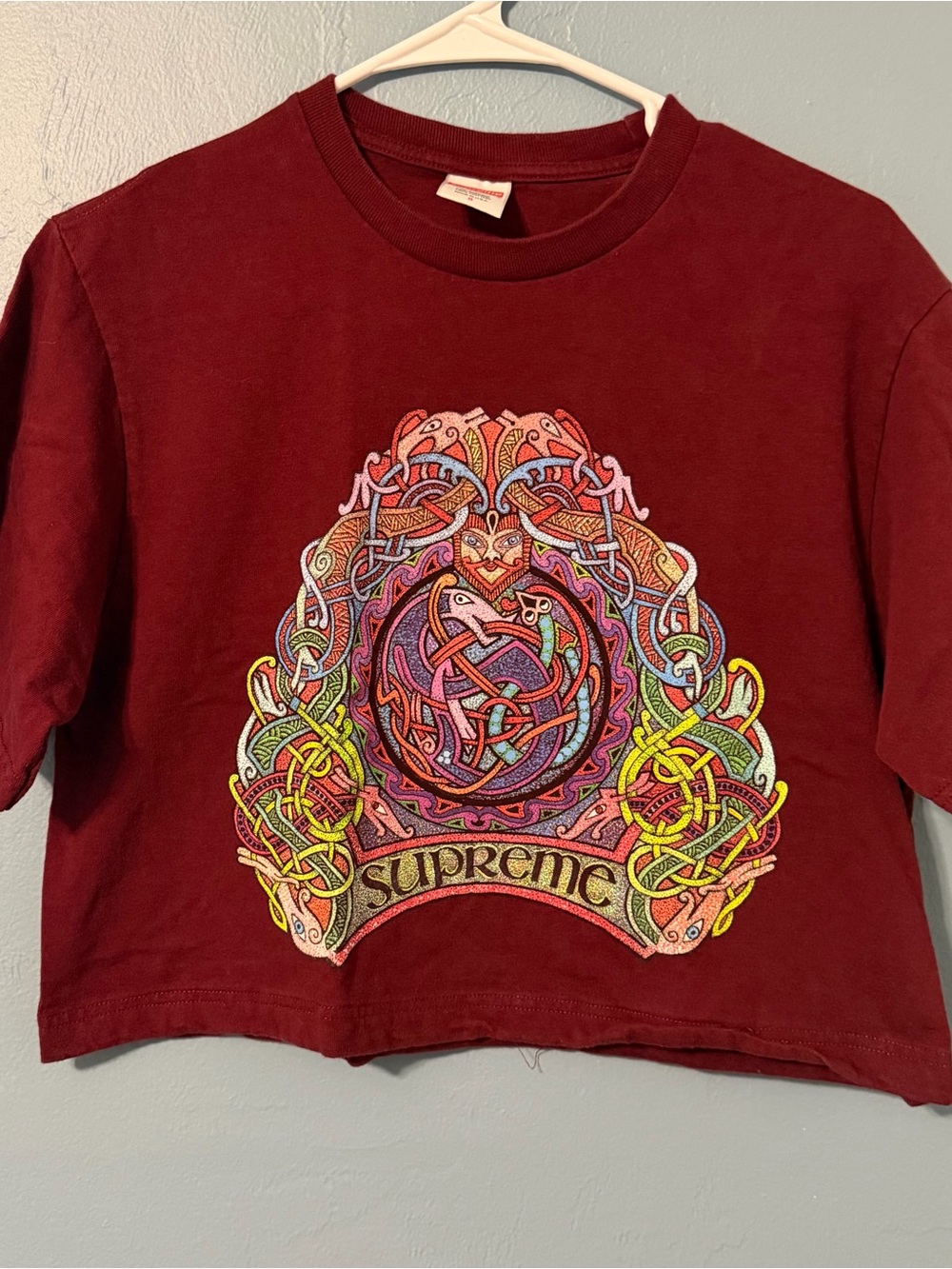 Supreme Maroon Graphic cropped Tee